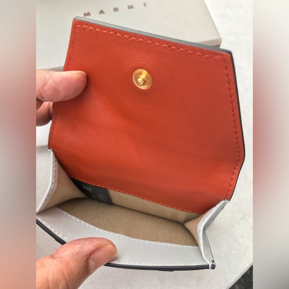 💯 Authentic MARNI compact wallet with complete inclusion - Picture 7 of 17